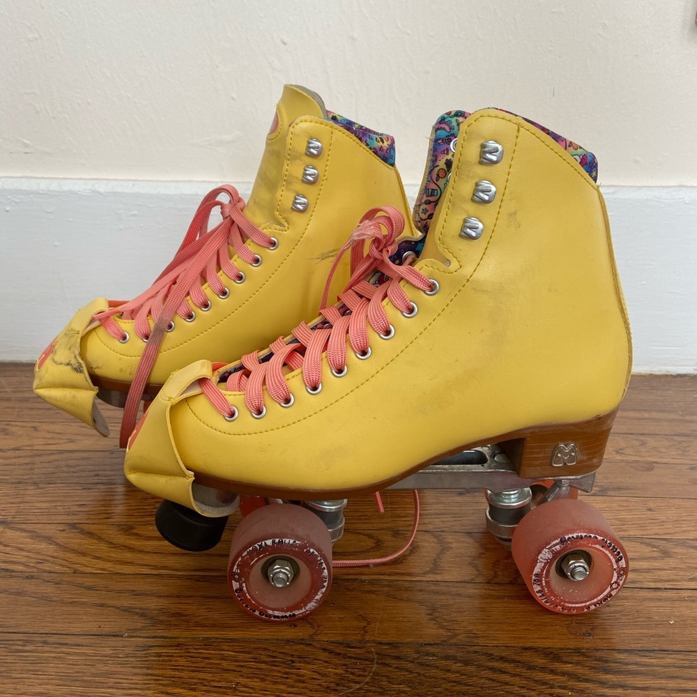 Moxi Beach Bunny skates! Size 8 / women’s 9 / 40